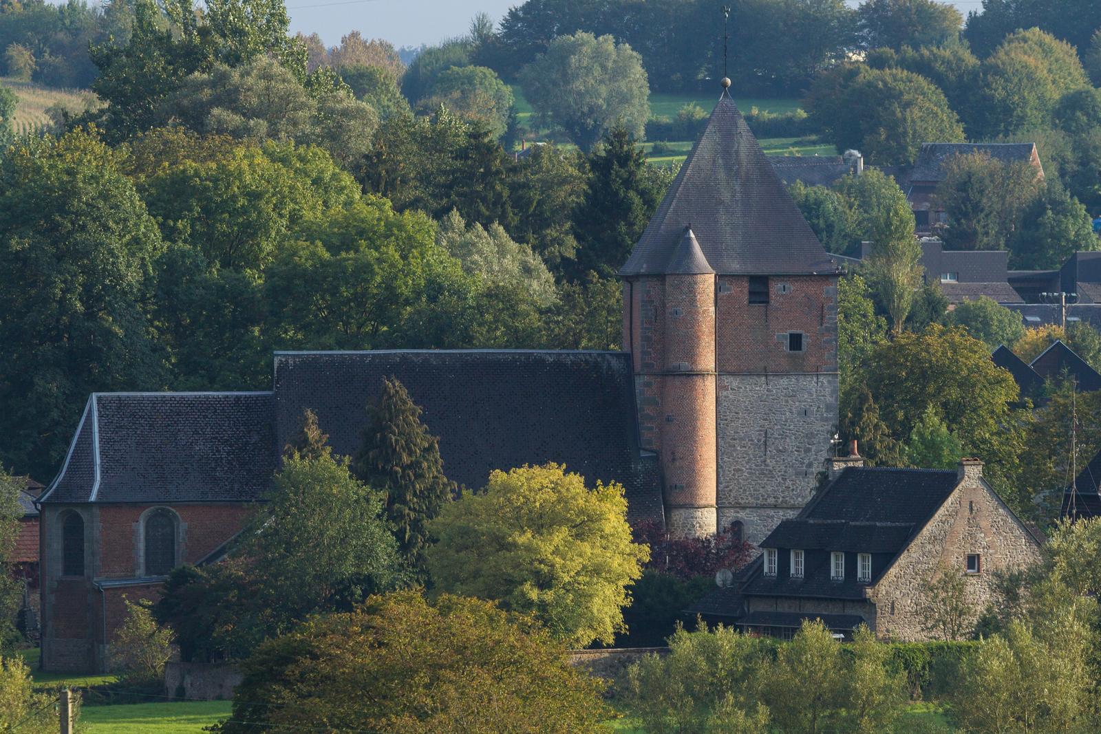 Féron - l'église fortifiée