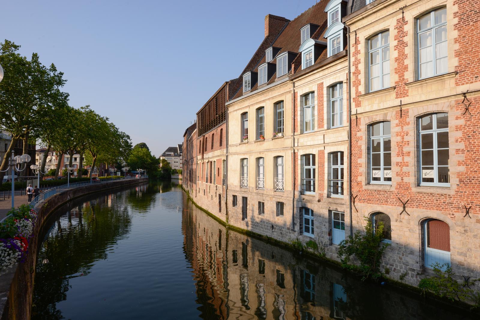 Douai : maisons le long de la Scarpe