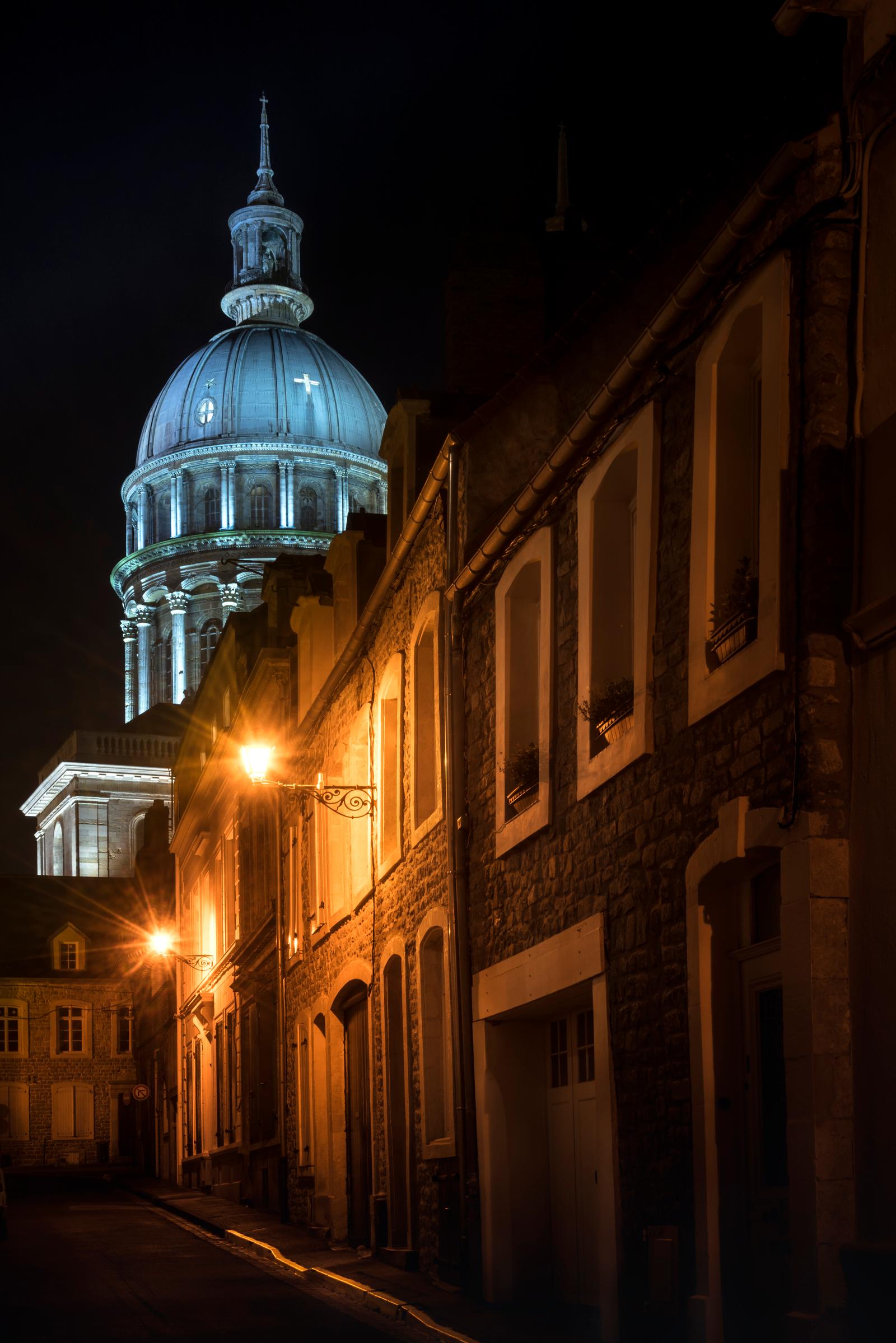 Boulogne-sur-Mer : la basilique Notre-Dame de nuit