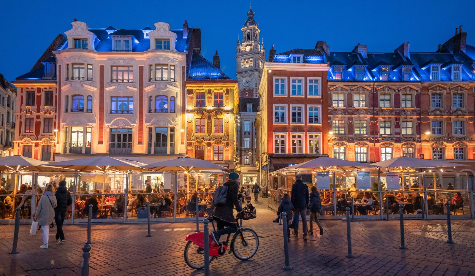 Lille : terrasses illuminées de la Grand Place 02