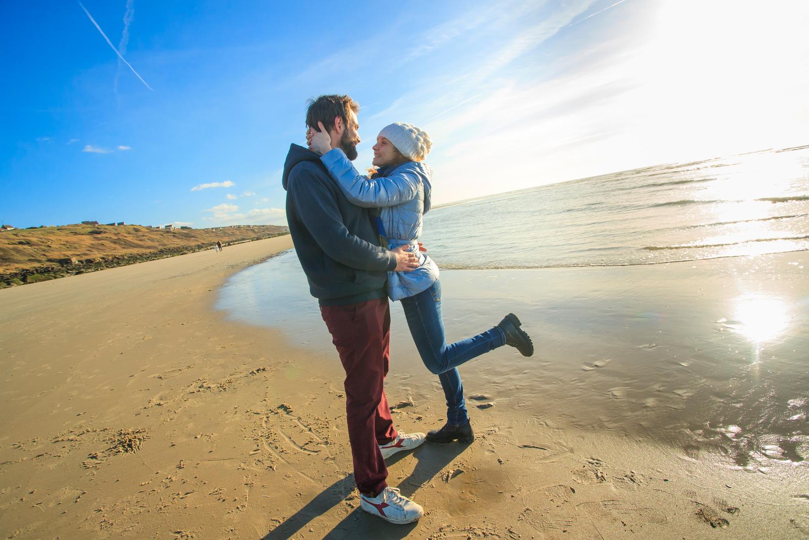 Equihen-Plage : couple sur la plage 1