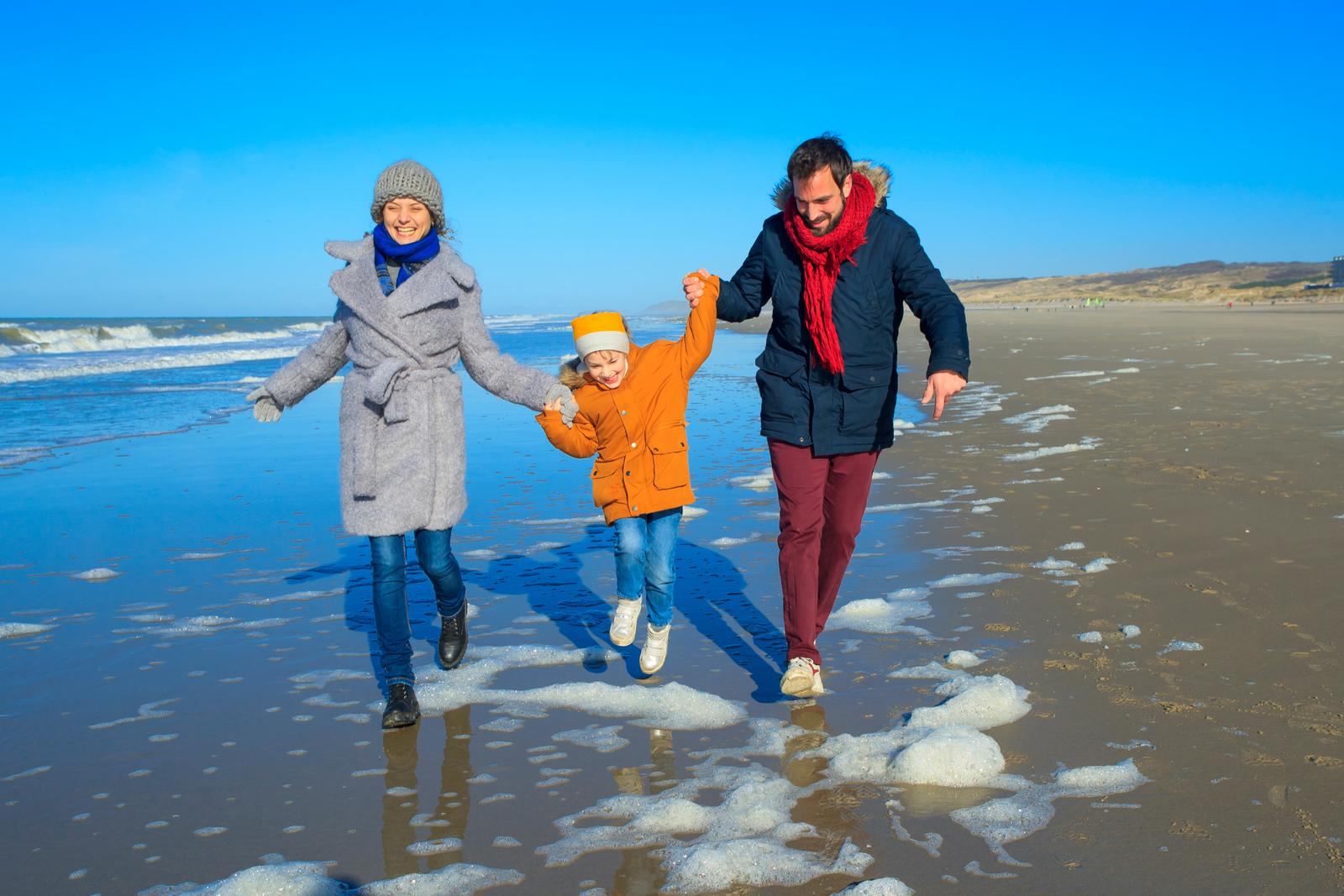 Hardelot : famille sur la plage en hiver 05