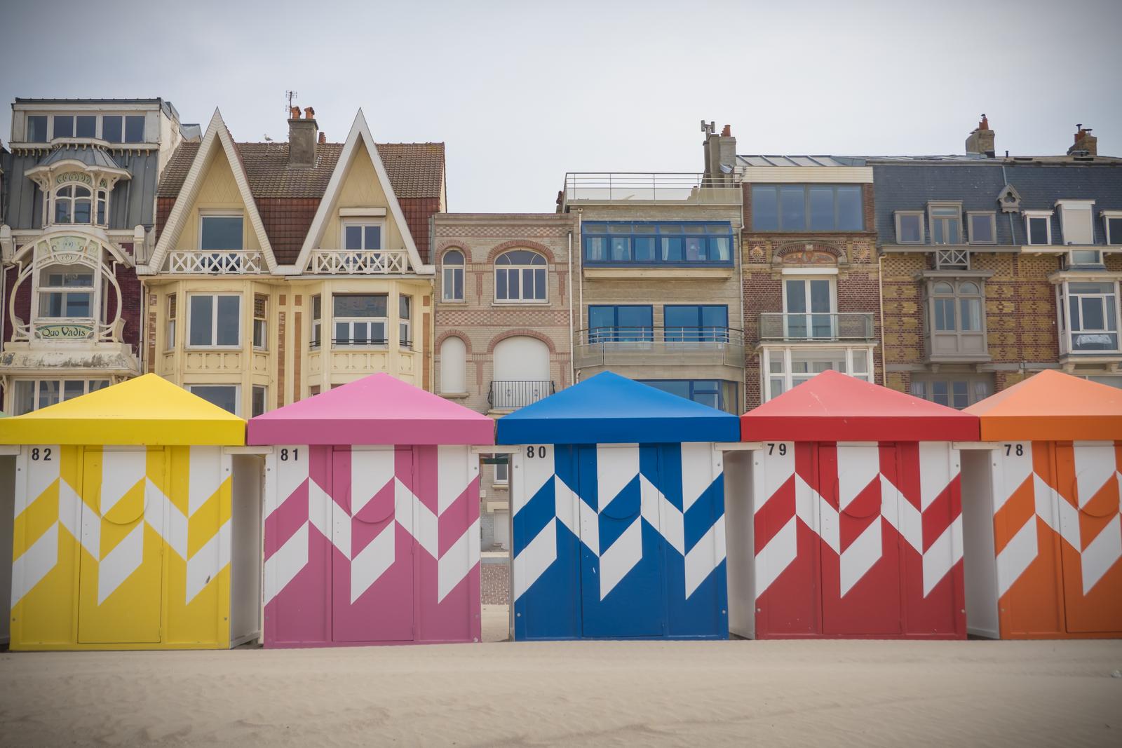 Malo-les-Bains : façades Belle-Epoque et cabines de plage colorées