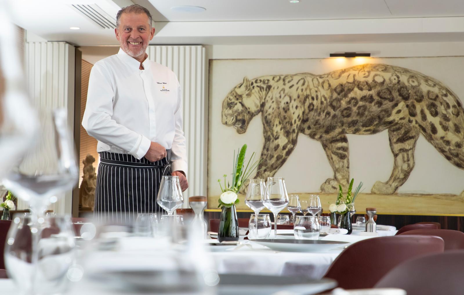 Le Touquet : William Elliott dans la salle du restaurant Le Pavillon au Westminster 03