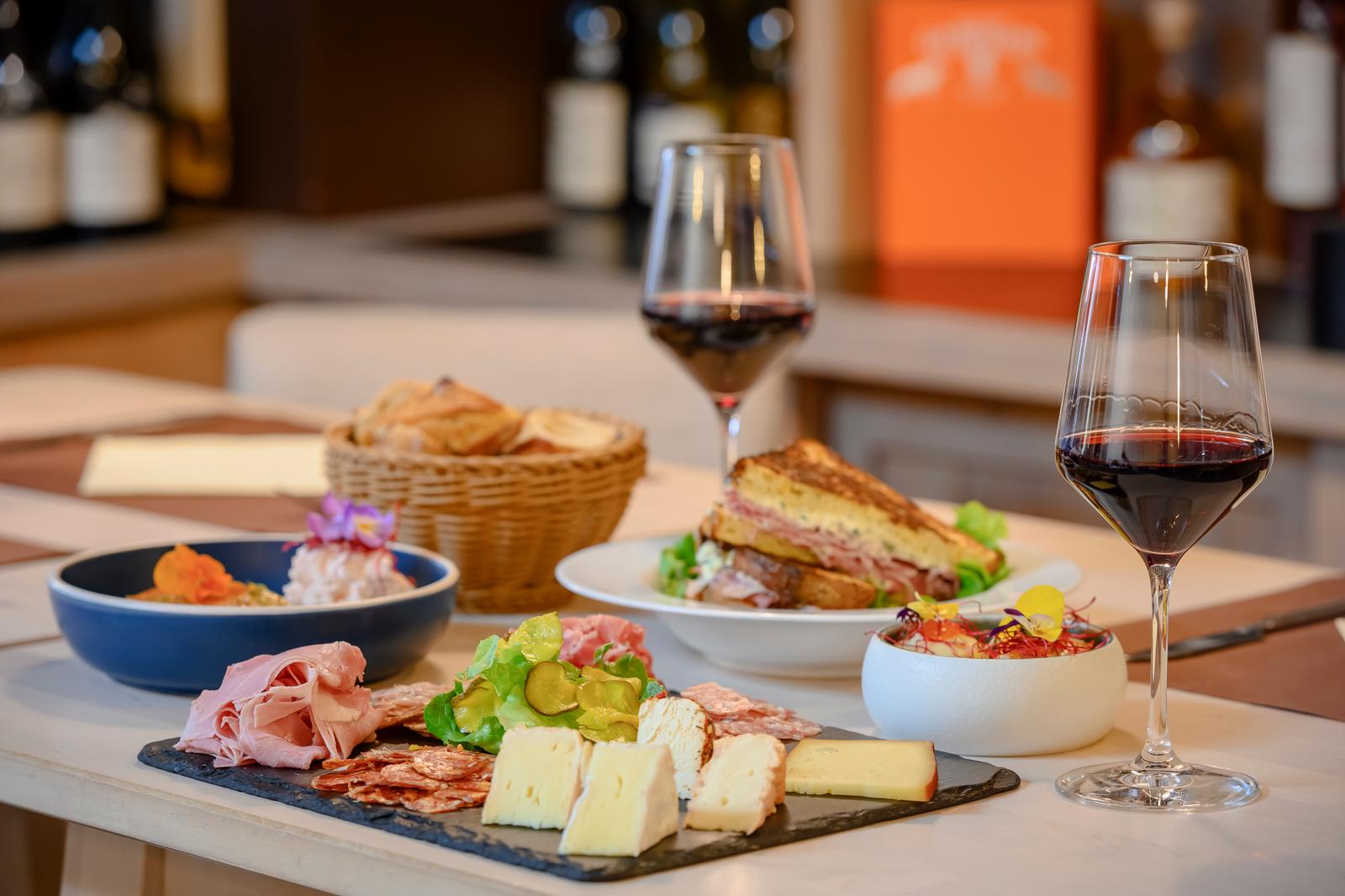 Clermont - Cave et terroirs - bar à vin restaurant - 4