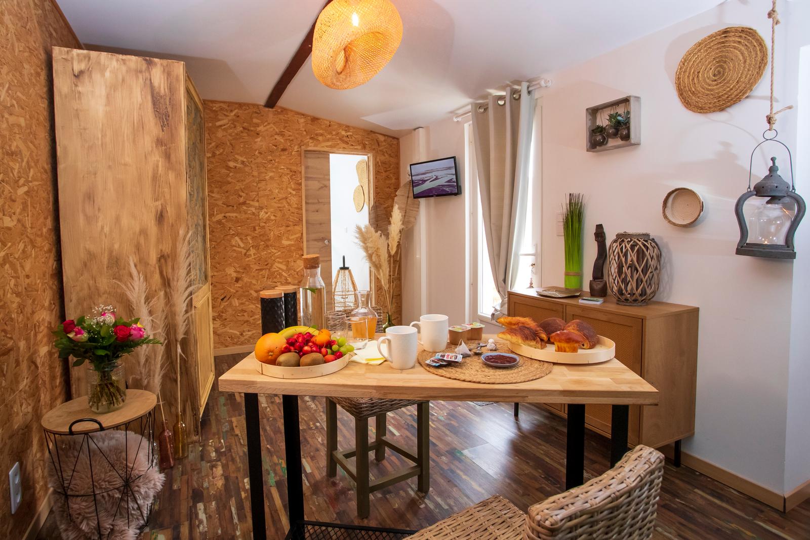 Quesnoy-le-Montant : gîte Le Bohème et Spa, petit-déjeuner 02