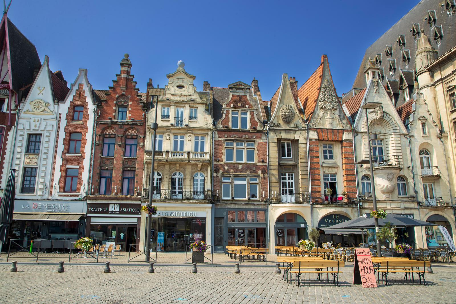 Béthune : la grand place en été