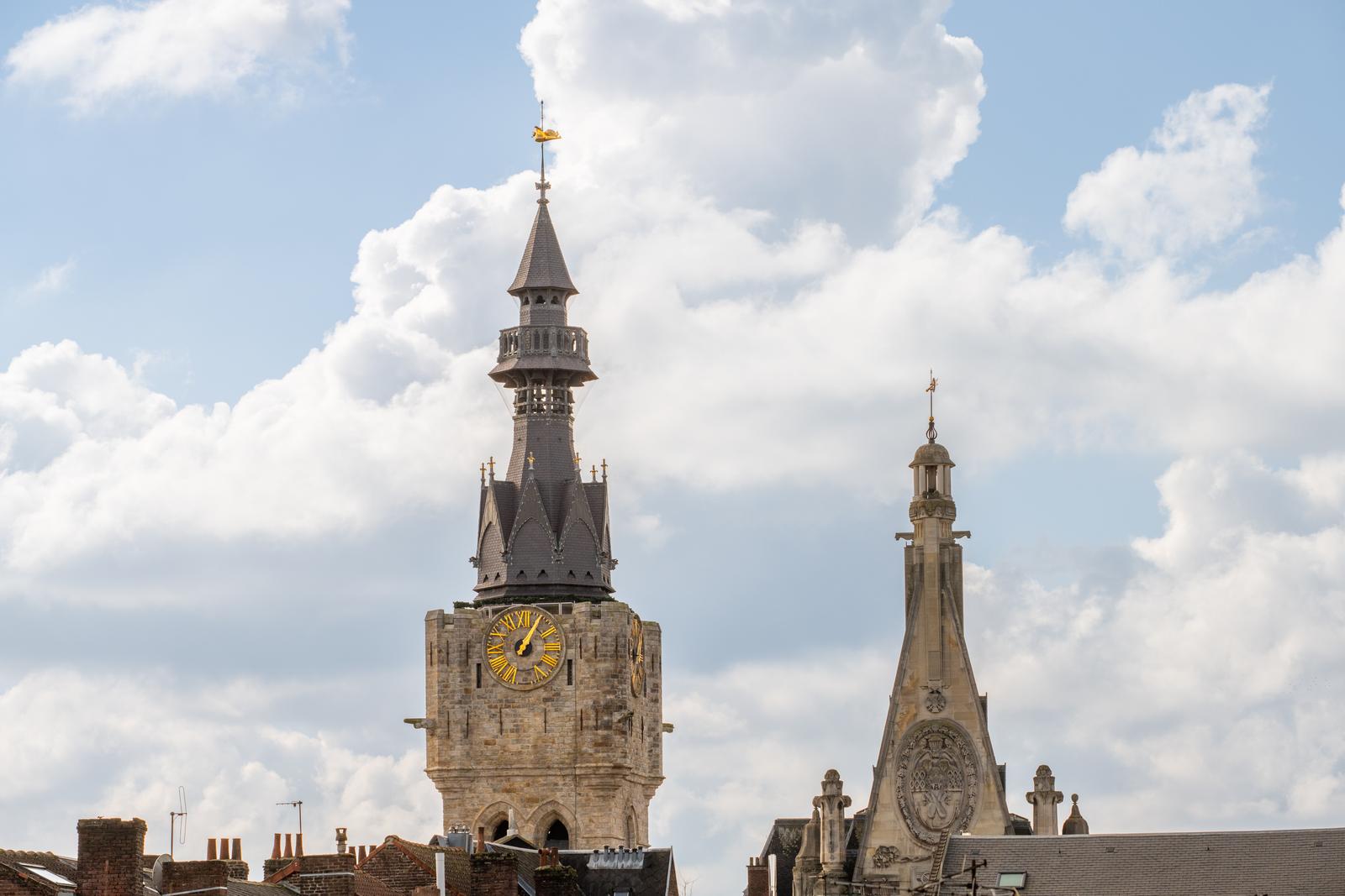 Béthune : le beffroi vu depuis la Maison Renard