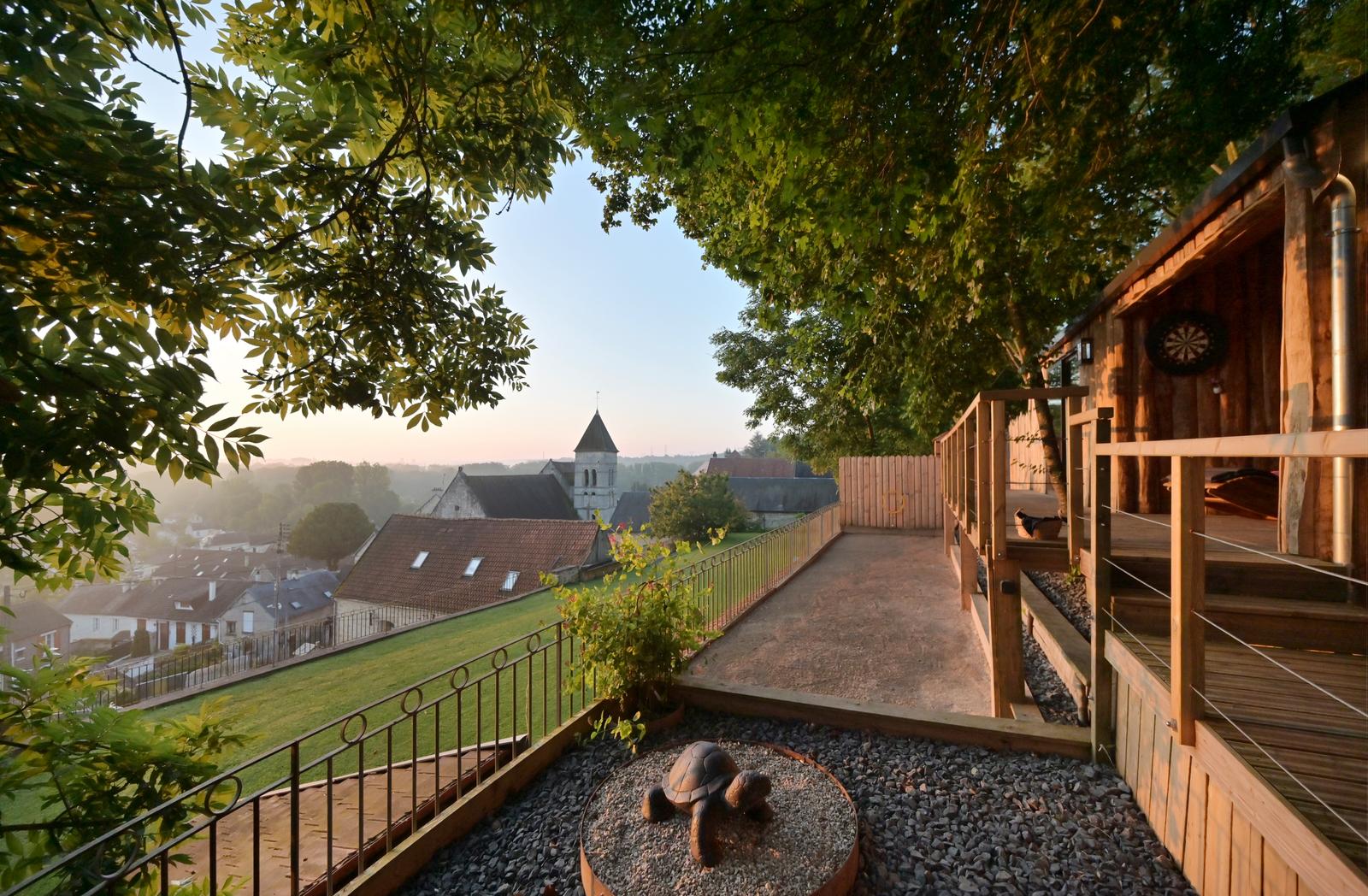 Cramoisy : vue sur le village depuis le Coeur de Lodge 05