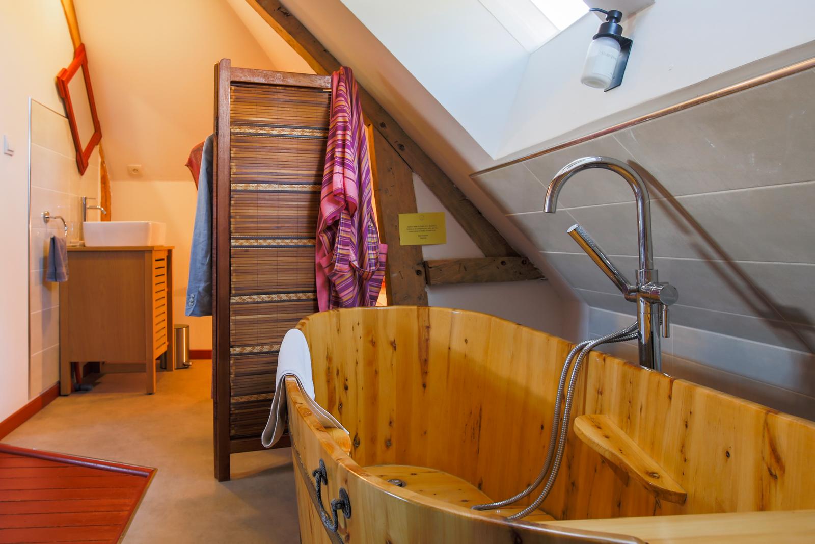 Estrée-Wamin : salle de bain du Moulin Sainte-Marie 