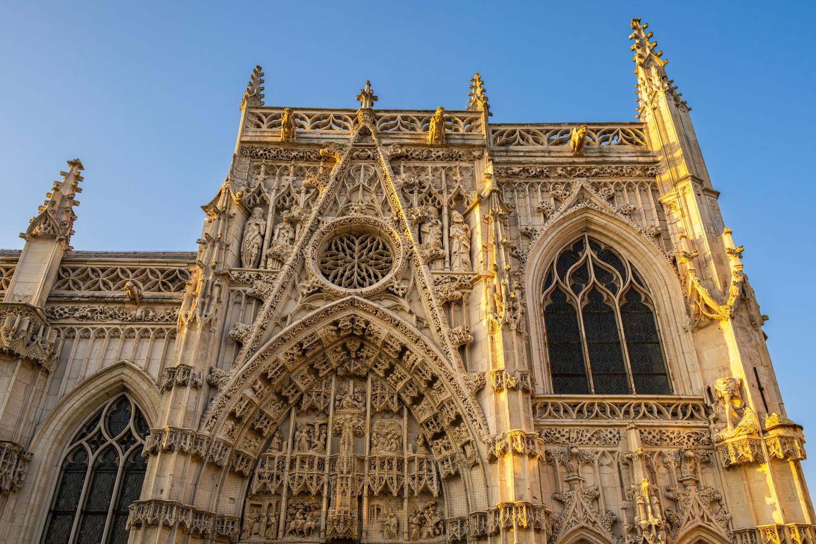 Rue : la chapelle du Saint Esprit 01