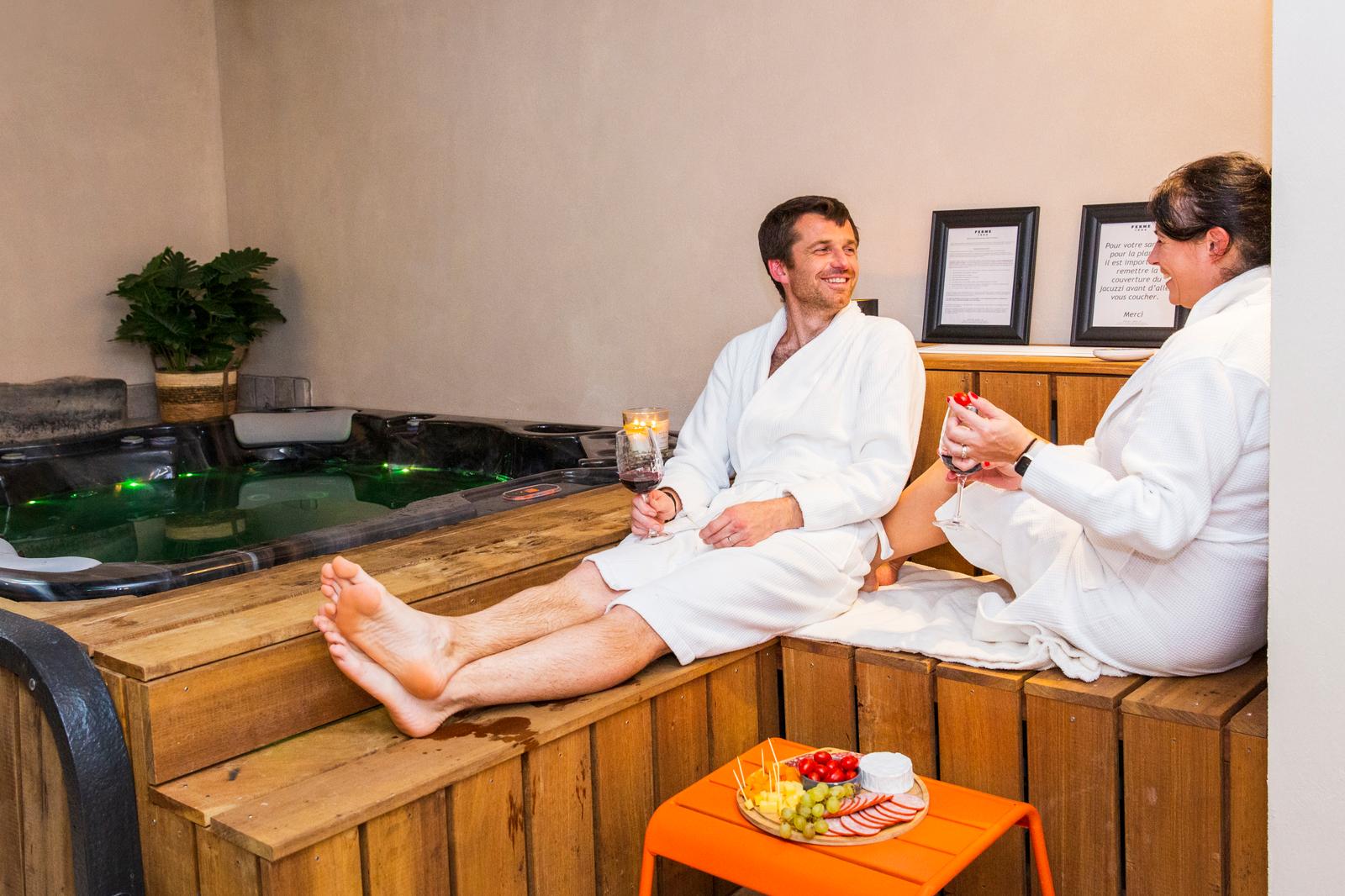Sainghin-en-Mélantois : Ferme 1802, couple dans le spa Ecurie