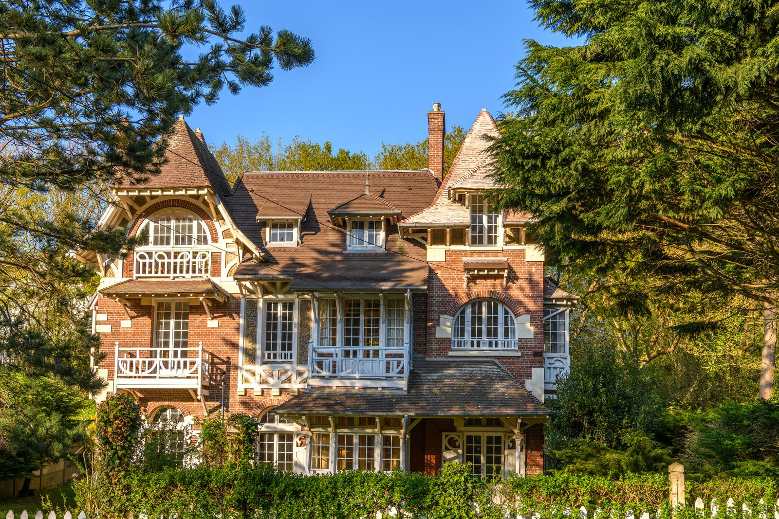 Bois de Cise : belle demeure dans le bois