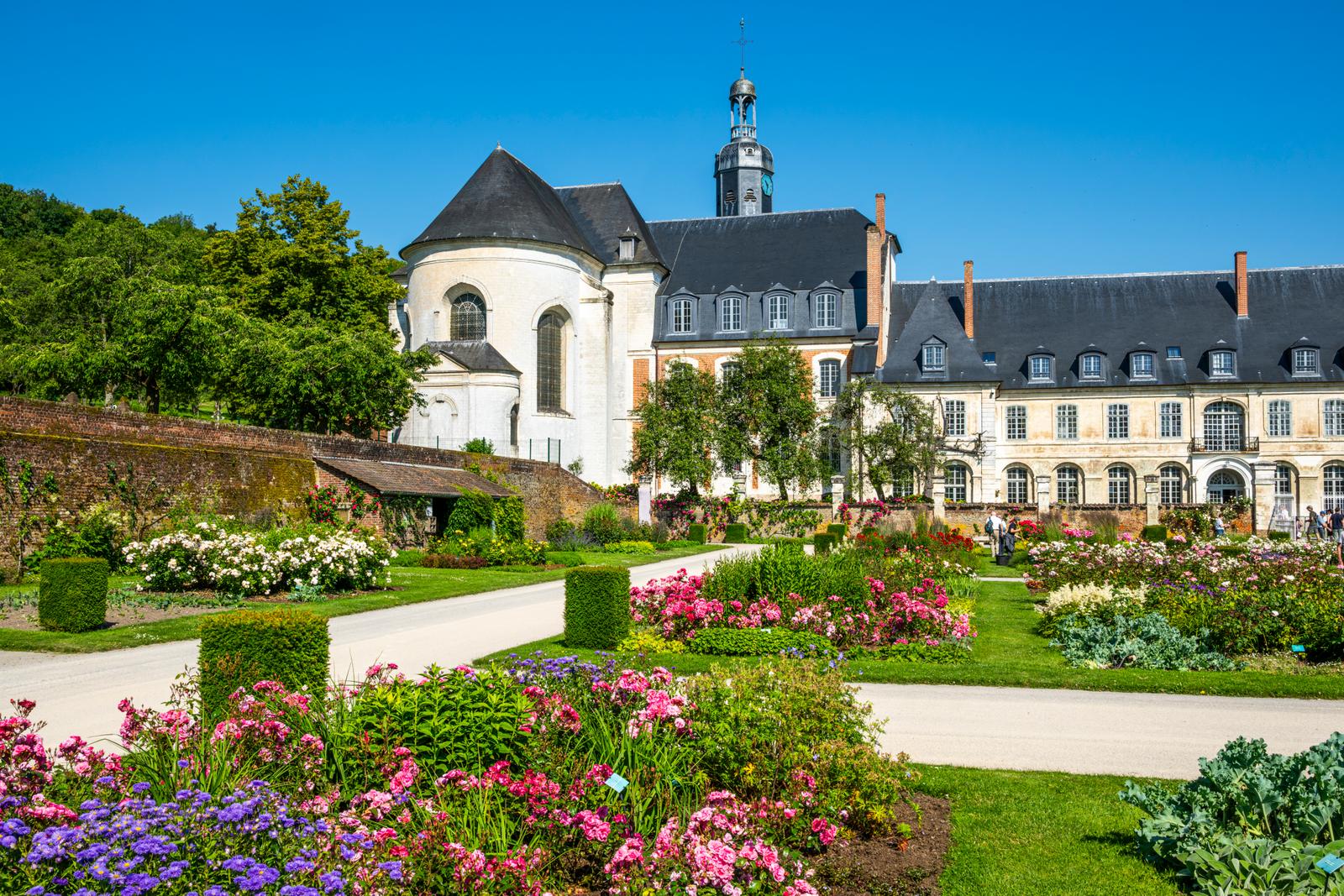 Argoules : jardins fleuris de l'abbaye de Valloires