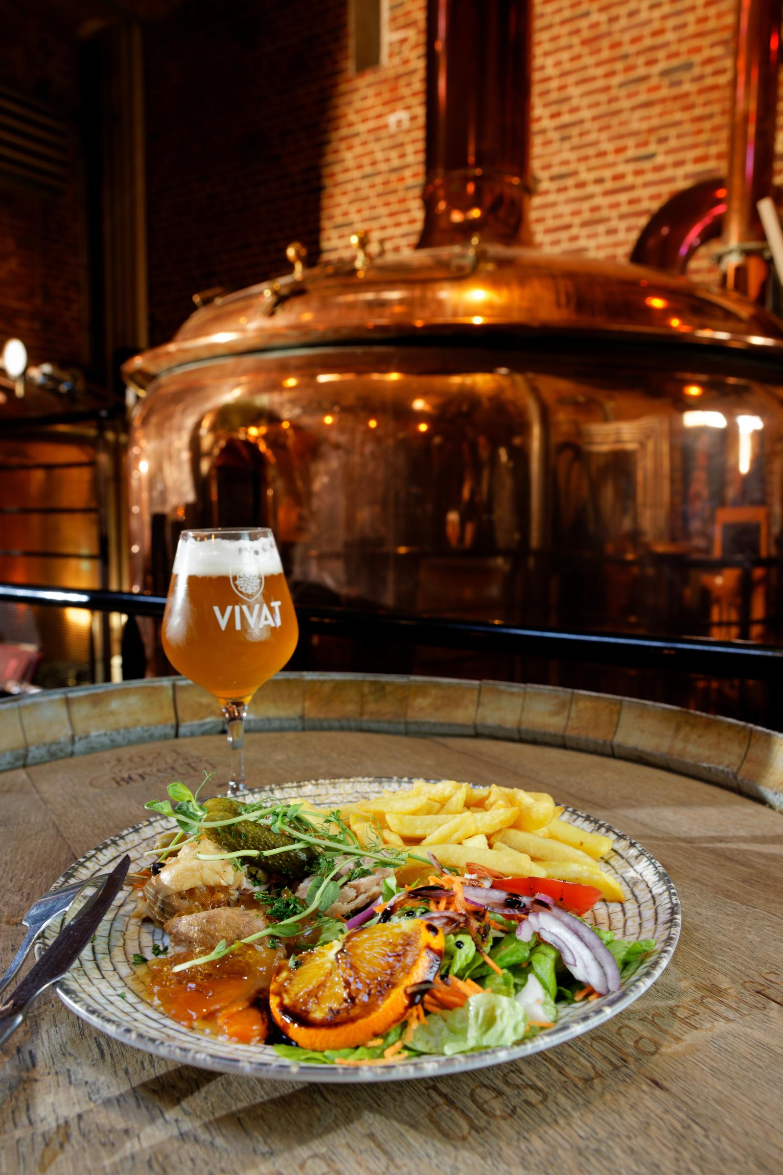 Le Cateau-Cambrésis : restaurant de la brasserie Vivat 08