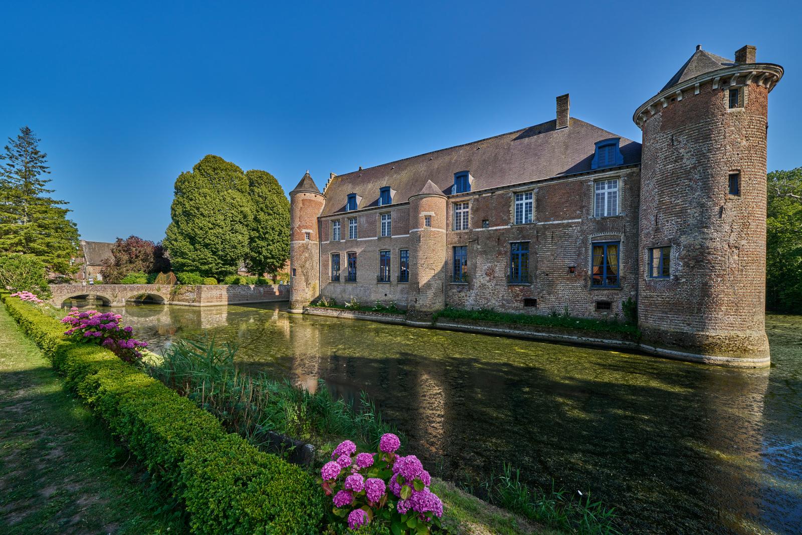 Esquelbecq : le château 03