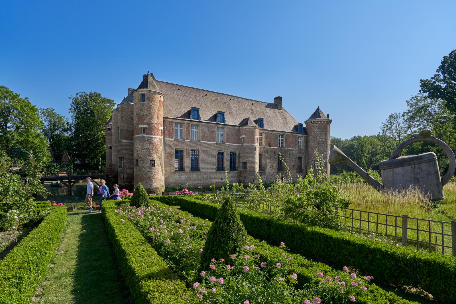 Esquelbecq : le château 07