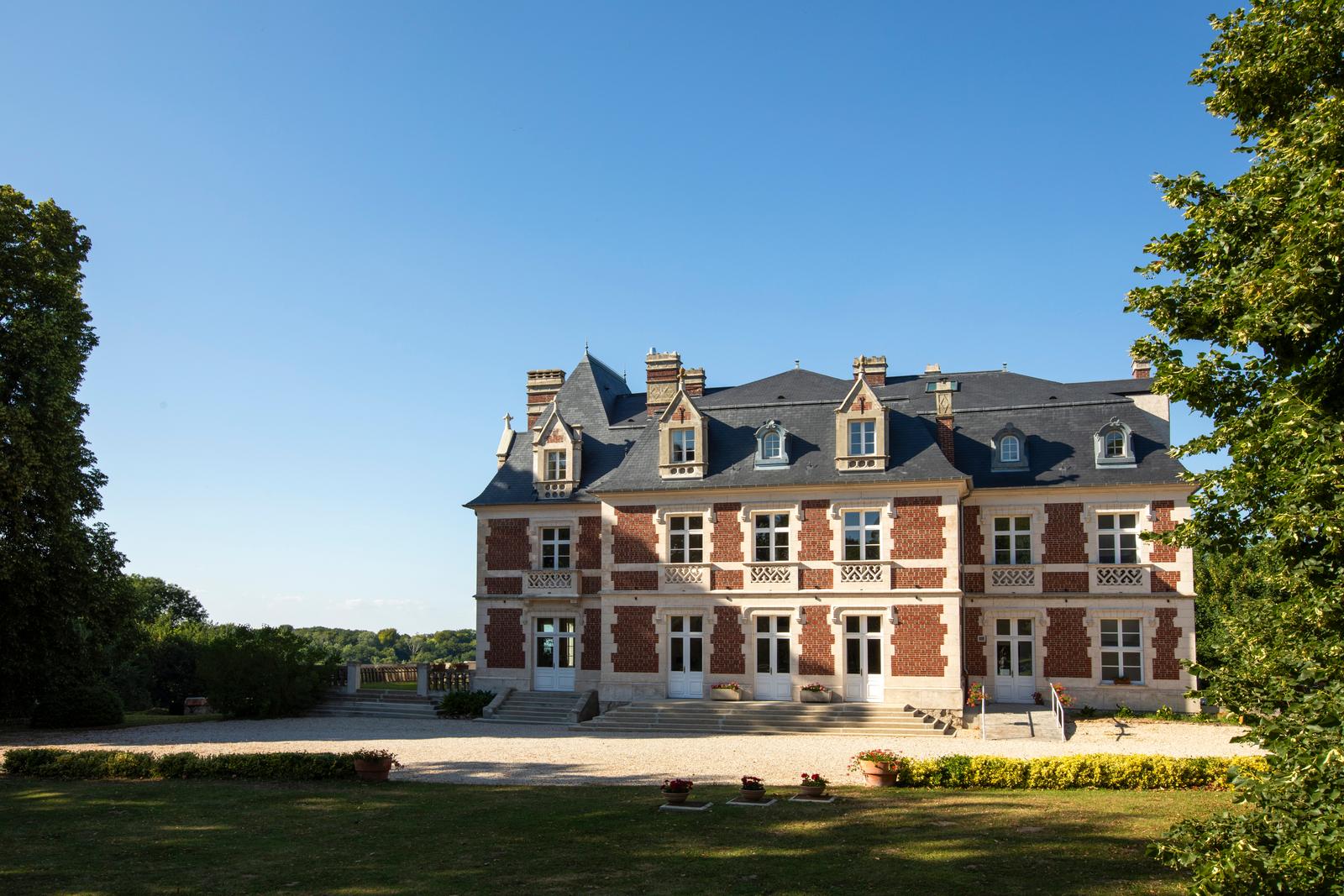 Guny : Château du Mont de Guny 25