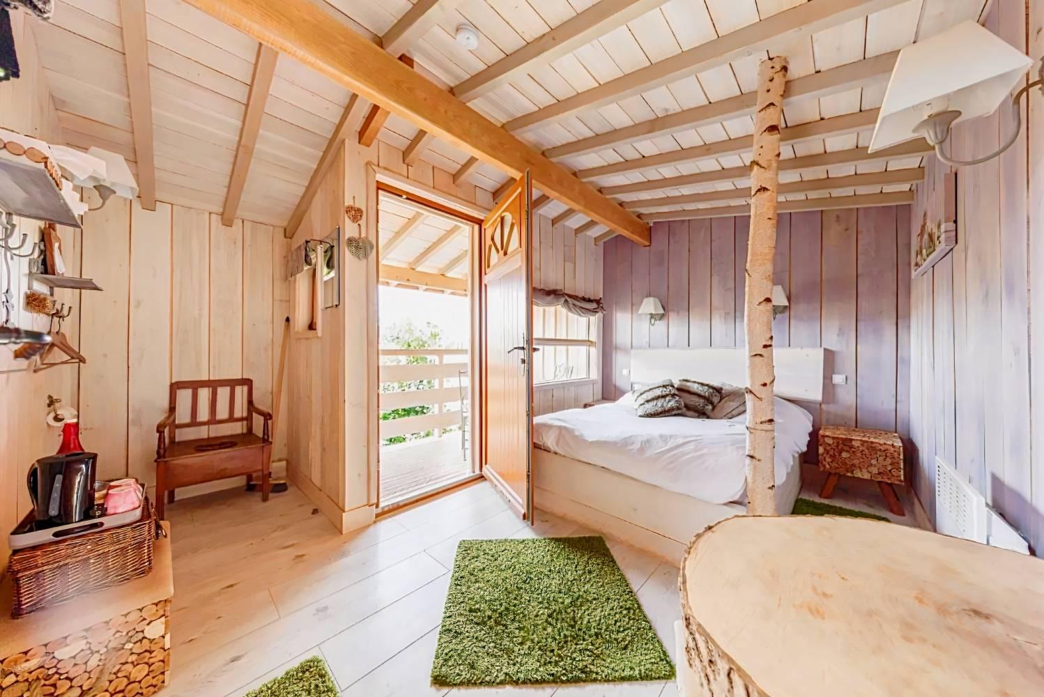 Essuiles : cabanes perchées - Refuge des Trois Ours