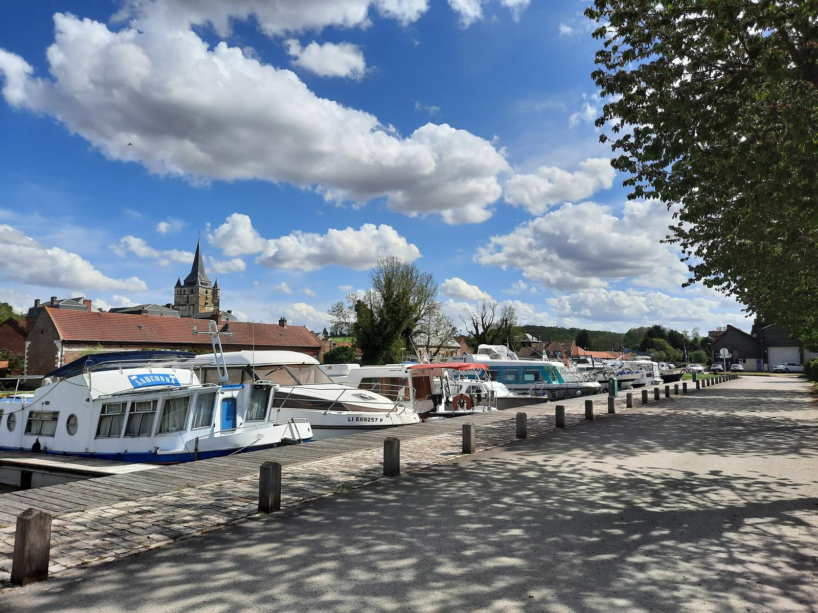 Bateaux au port de Cappy
