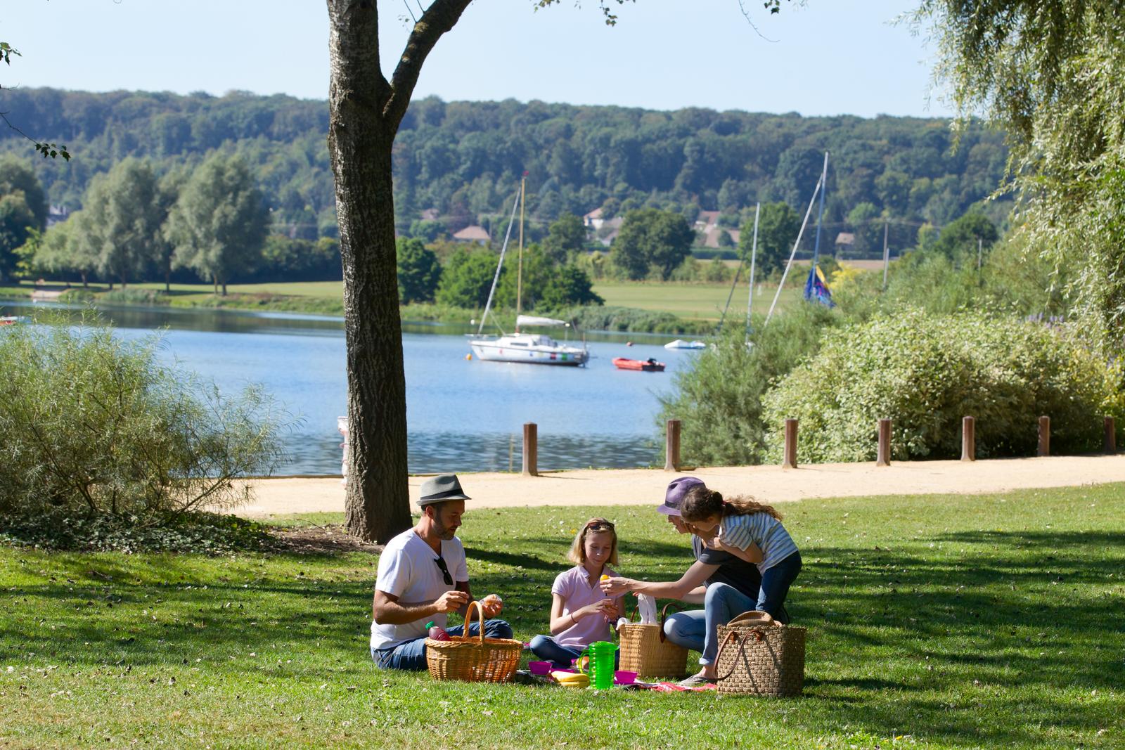 Beauvais : Plan d'eau du Canada 01