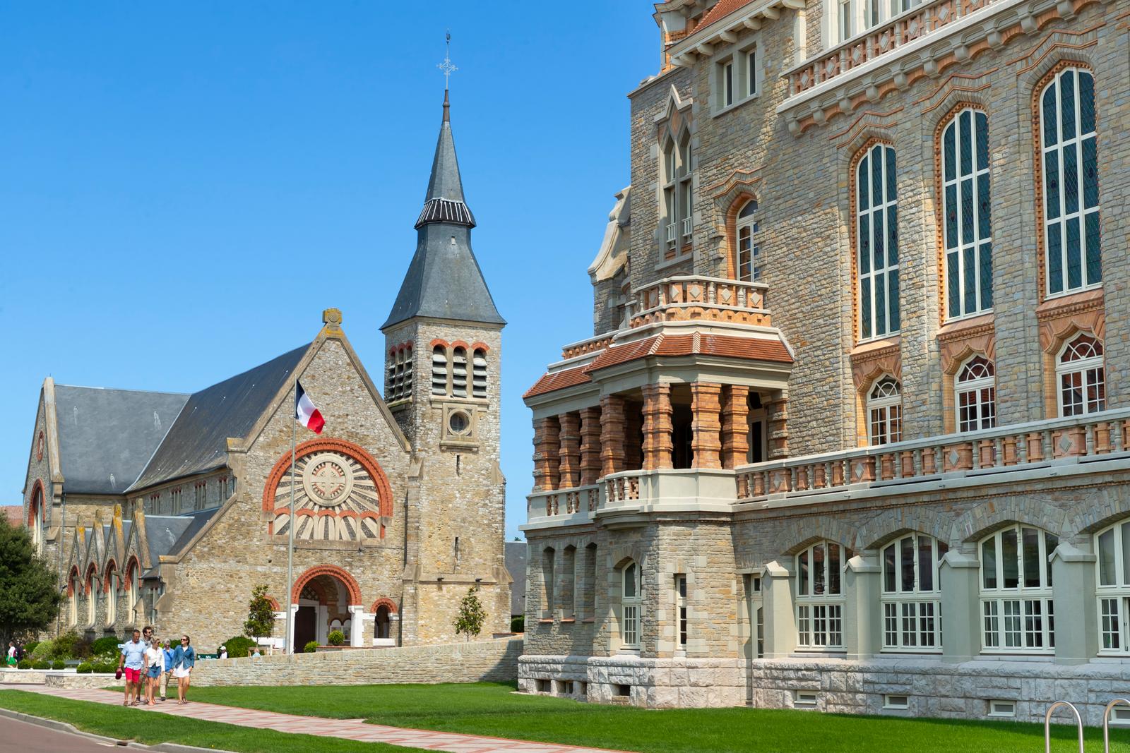 Le Touquet : hôtel de ville et église