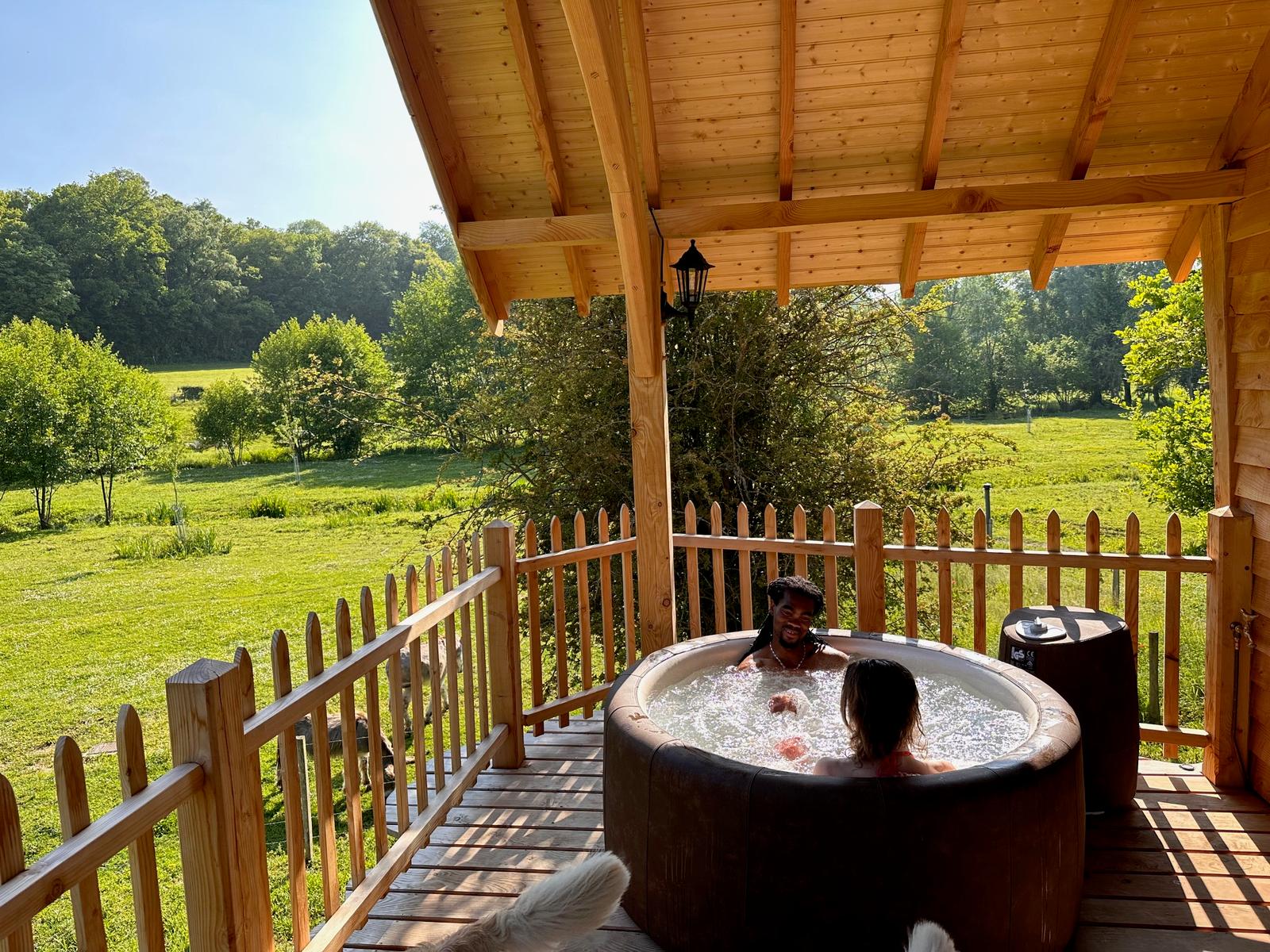 Roy-Boissy : camping Pause du Vieux Moulin cabane cosy  24
