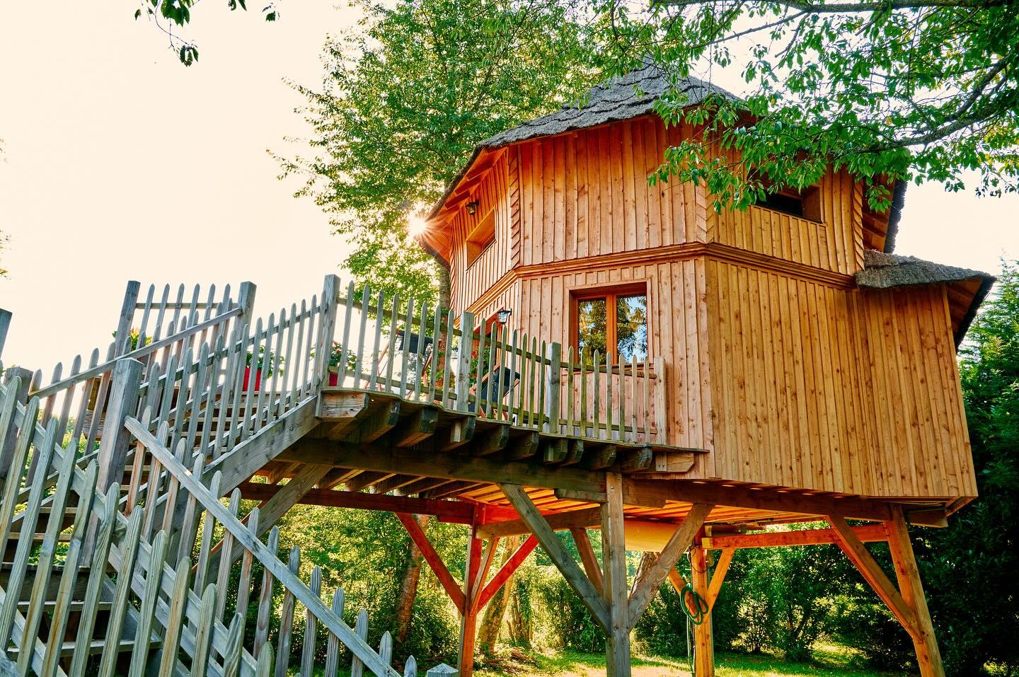 Roy-Boissy : camping Pause Vieux Moulin - cabane observatoire  80