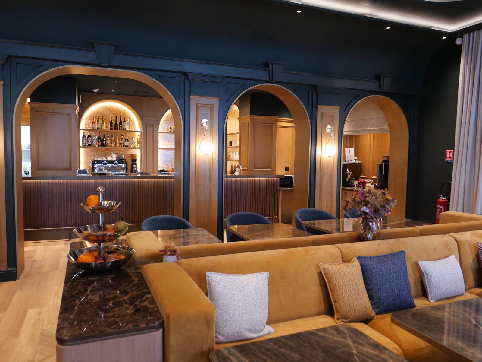Lille : Grand hôtel Bellevue - Salle de petit-déjeuner et bar 15