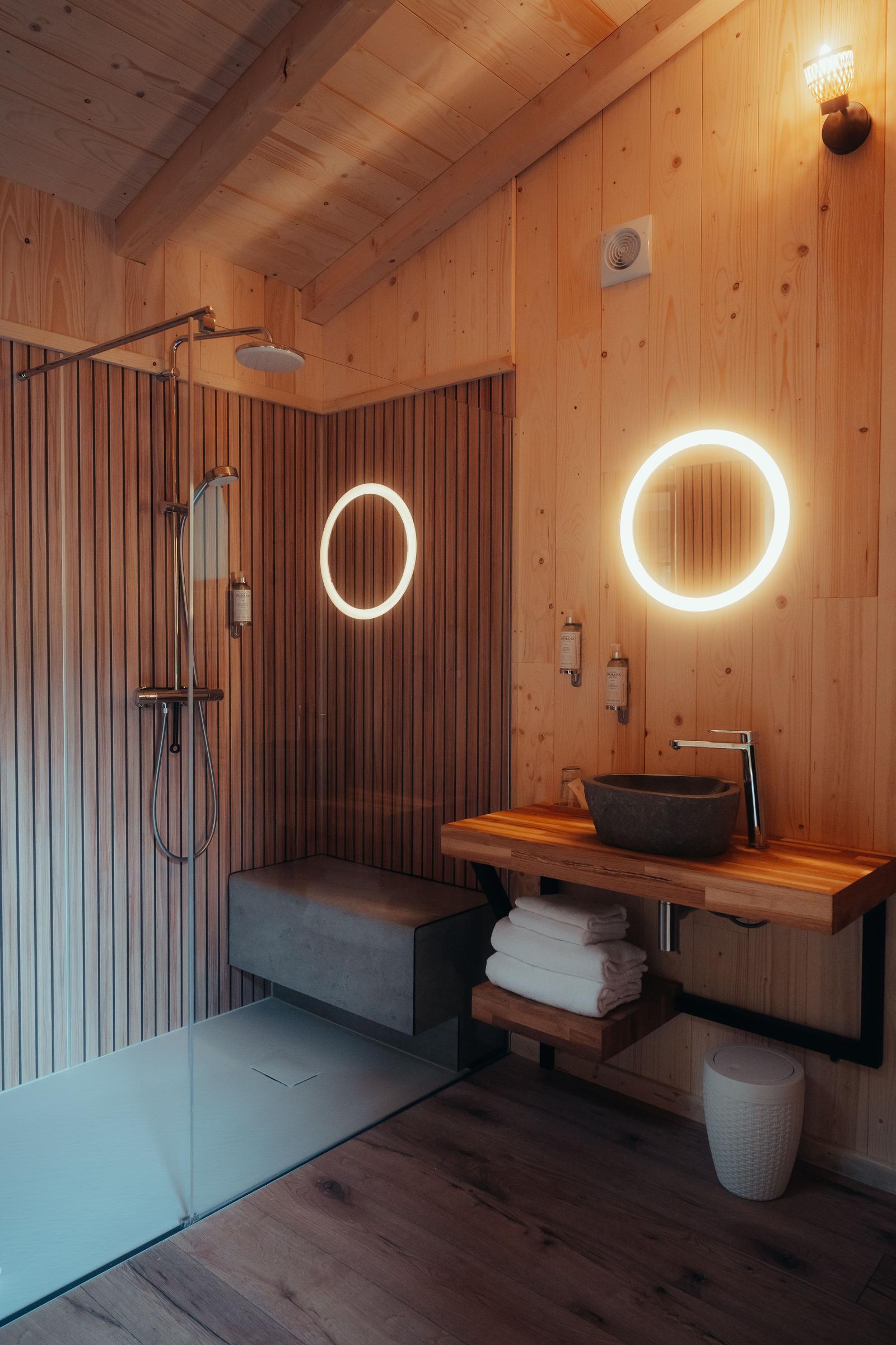 Rosoy-en-Multien : cabane du Bonheur (Bois de Rosoy)  01