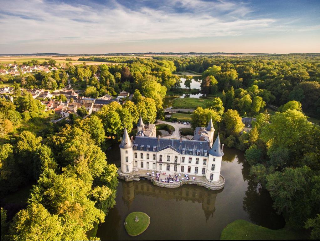Ermenonville : Château d'Ermenonville  01