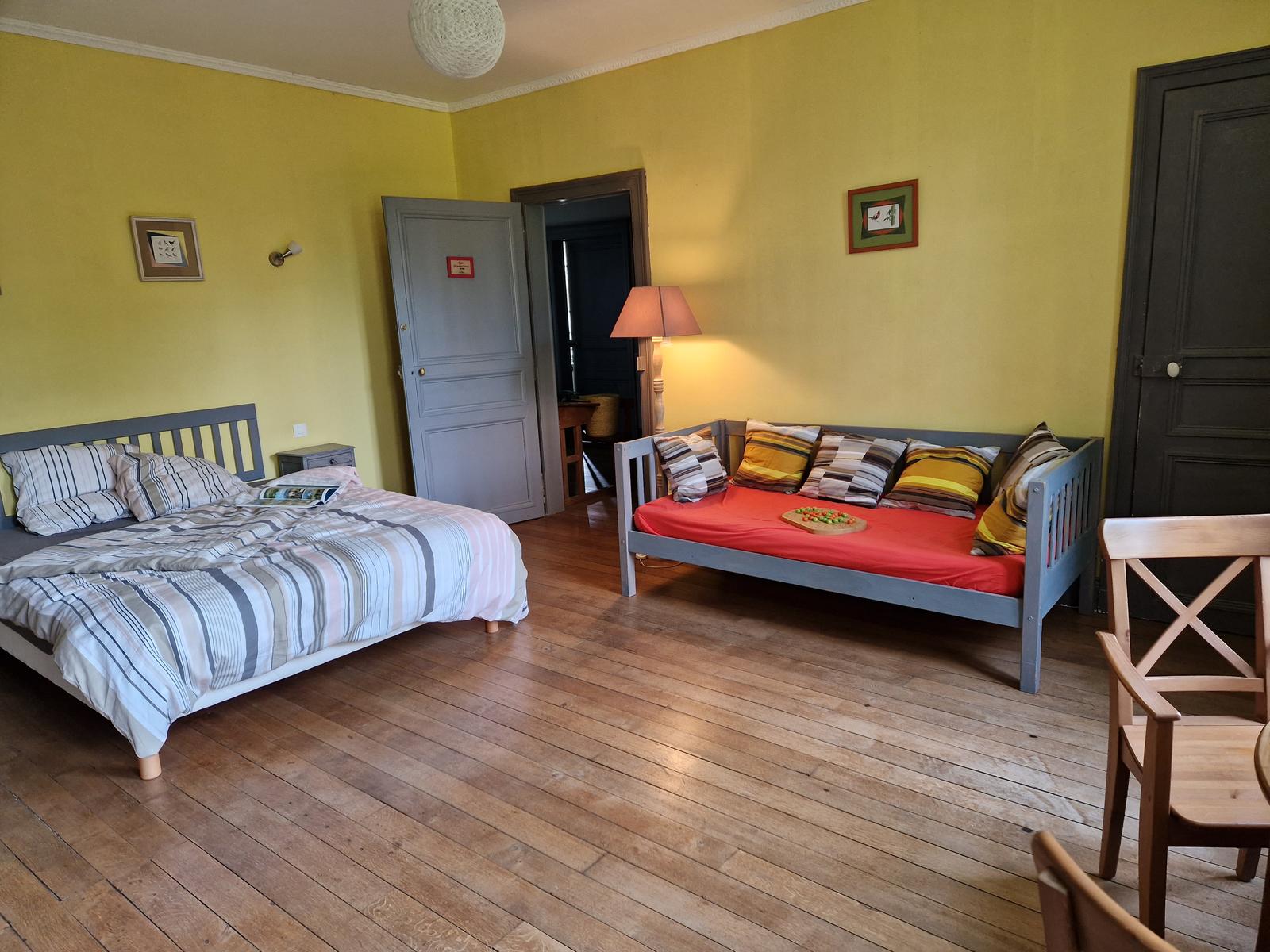 Eparcy - chambre d'hôtes la Ferme du Château 26