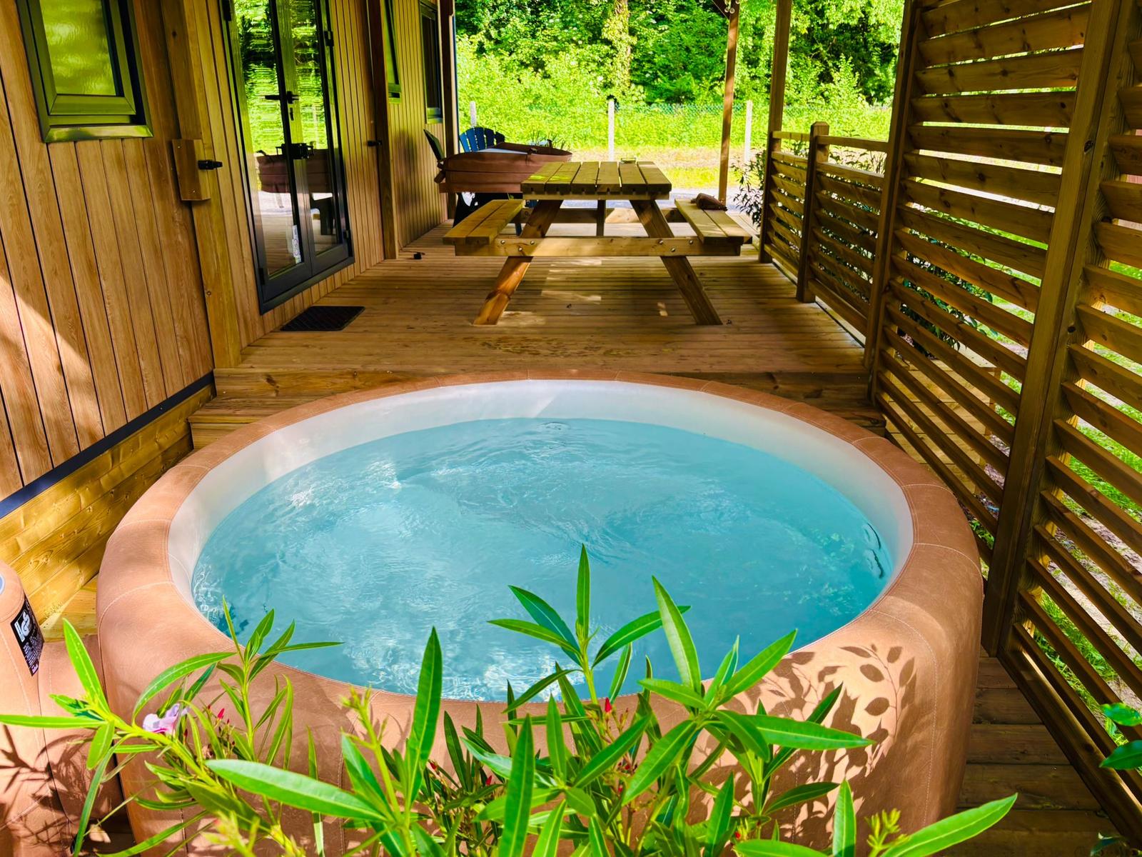 Saint-Leu d'Esserent : Camping le Pré des Moines - Bungalow Aubépine 22