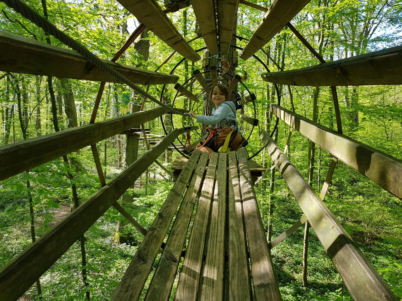 Ailly-sur-Noye : parc de loisirs Terrains d'Aventure 33