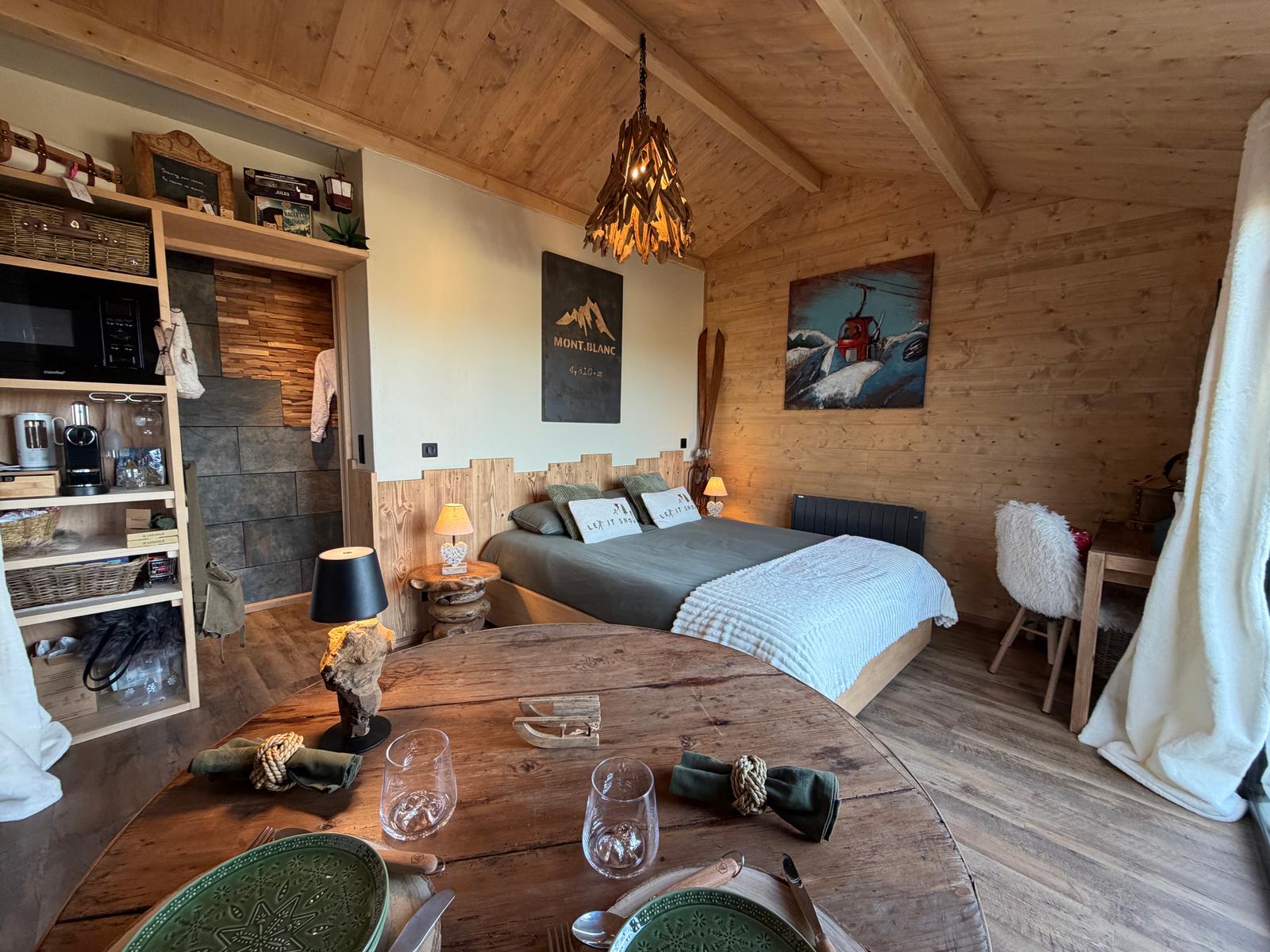 Cramoisy : Coeur de Lodge 10