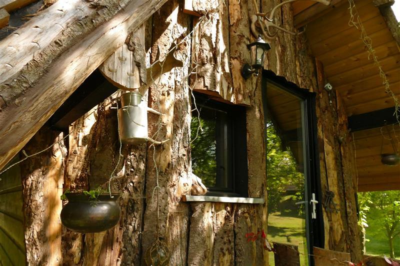 Essuiles : Le Refuge des 3 Ours - Cabane de la fée 09