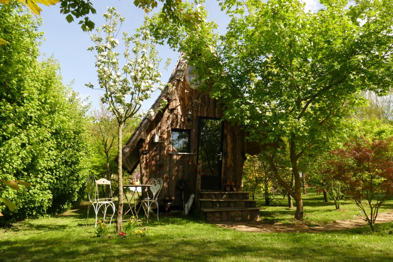 Essuiles : Le Refuge des 3 Ours - Cabane de la fée 07