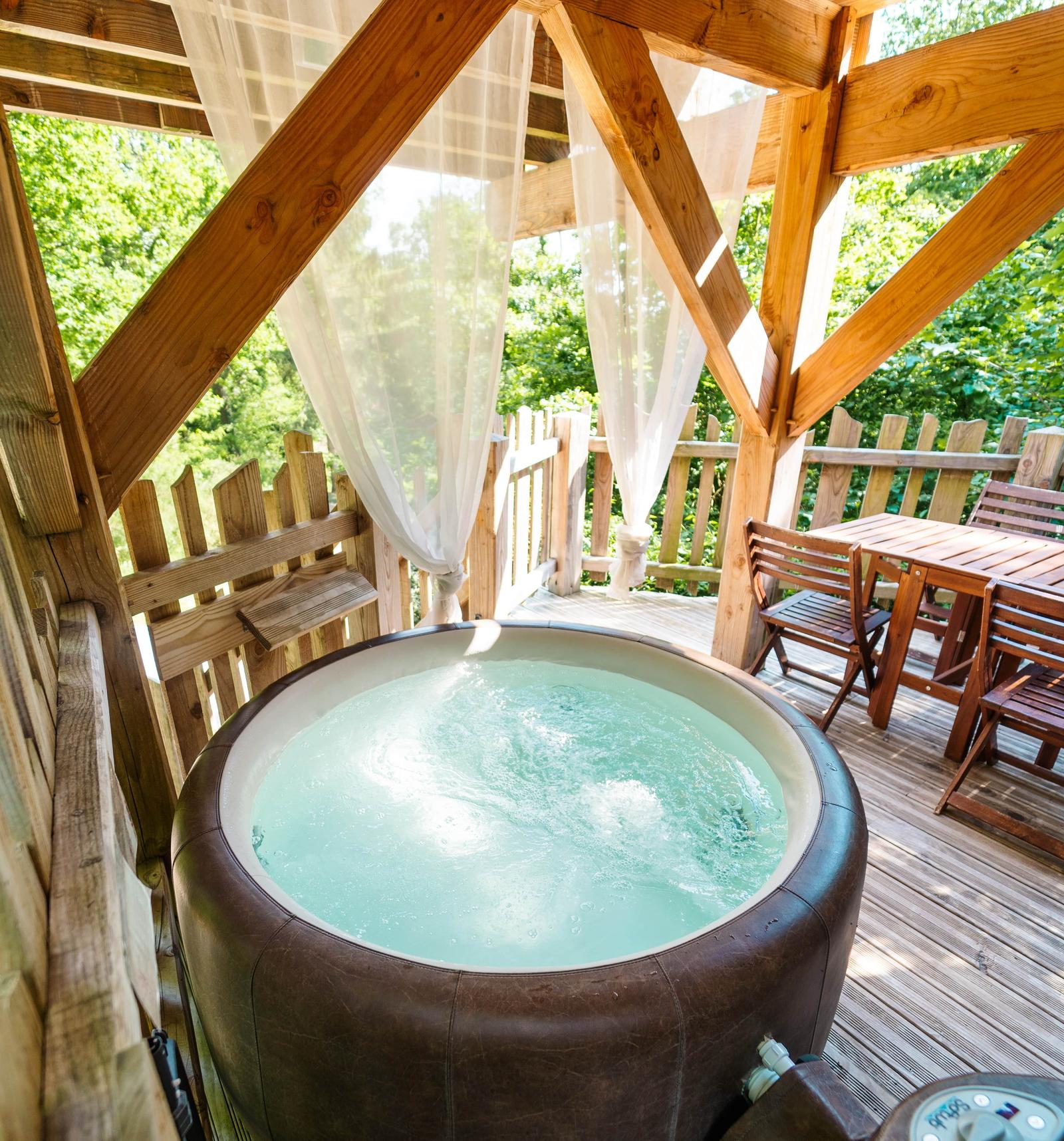 Le Bois de RosoyJacuzzi Charme Crédit photo @visual.xplorer (17) copie-min