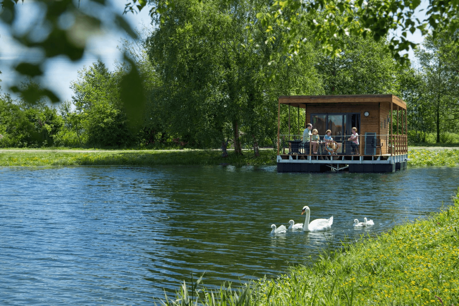 Beauchamps : LieuDieu, maison sur l'eau