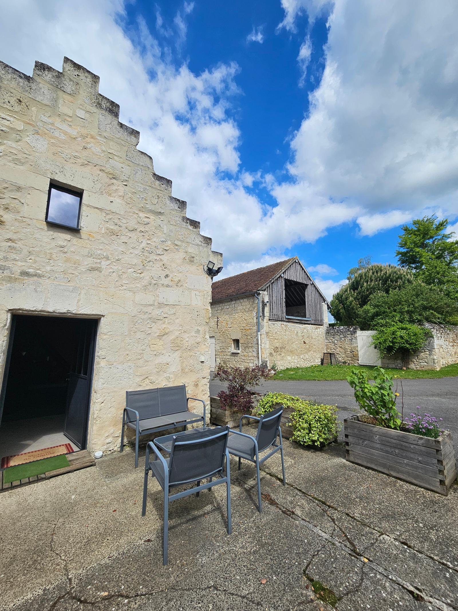 Largny-sur-Automne : Manoir de la Cour  84