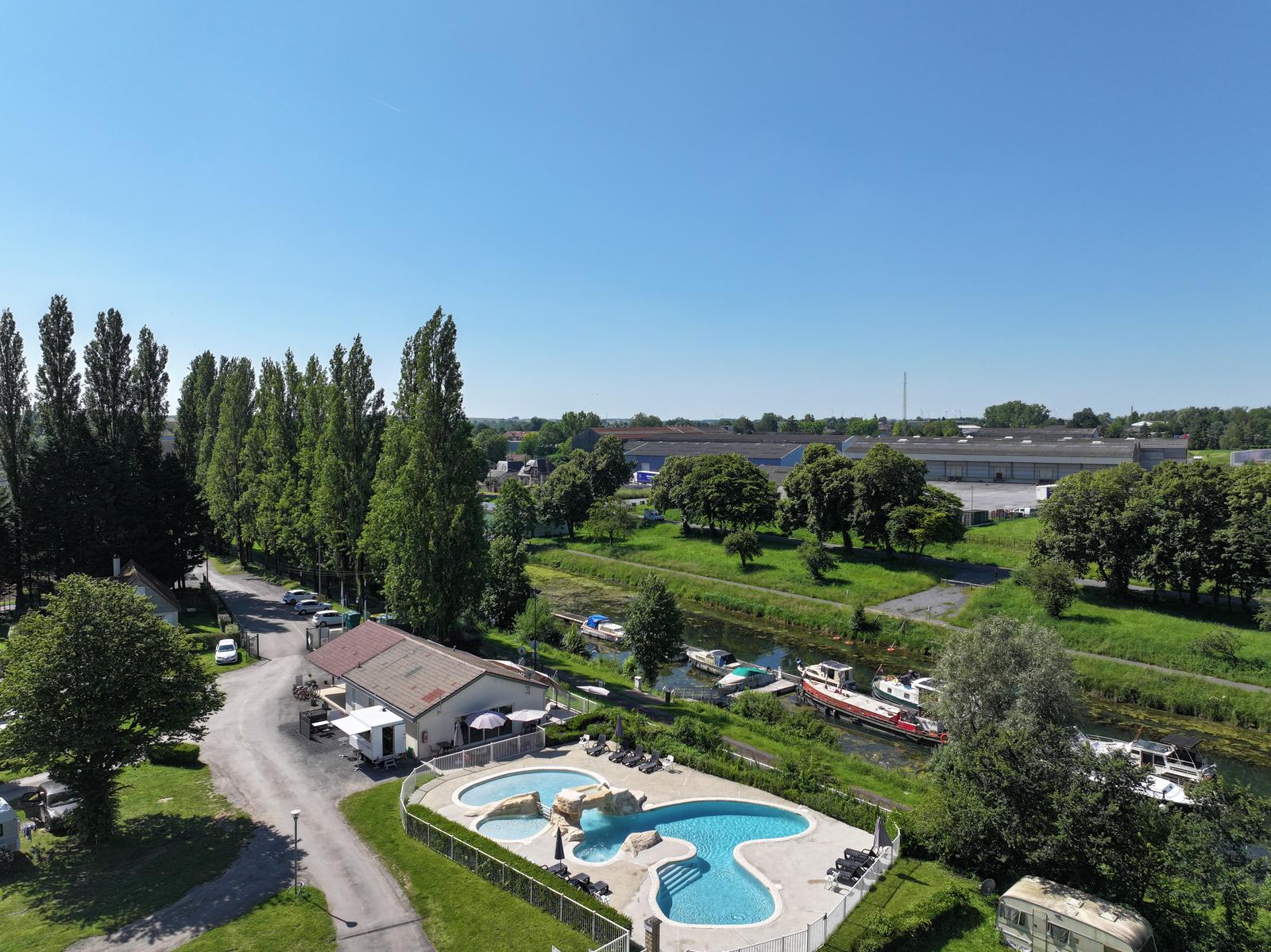 Péronne : Camping du Port de Plaisance 09