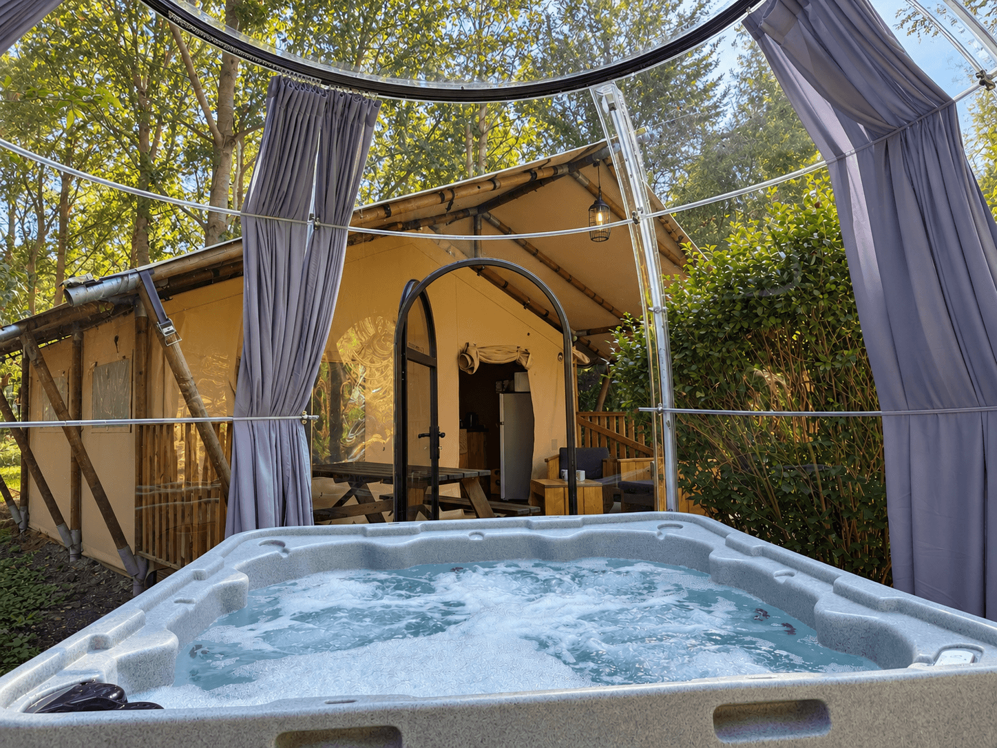 Bulle-spa tente safari Camping de la Trye3