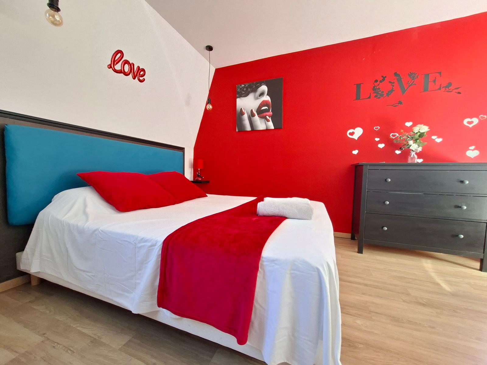 Le Cateau-Cambrésis : loveroom - Les appartements Fénelon 02
