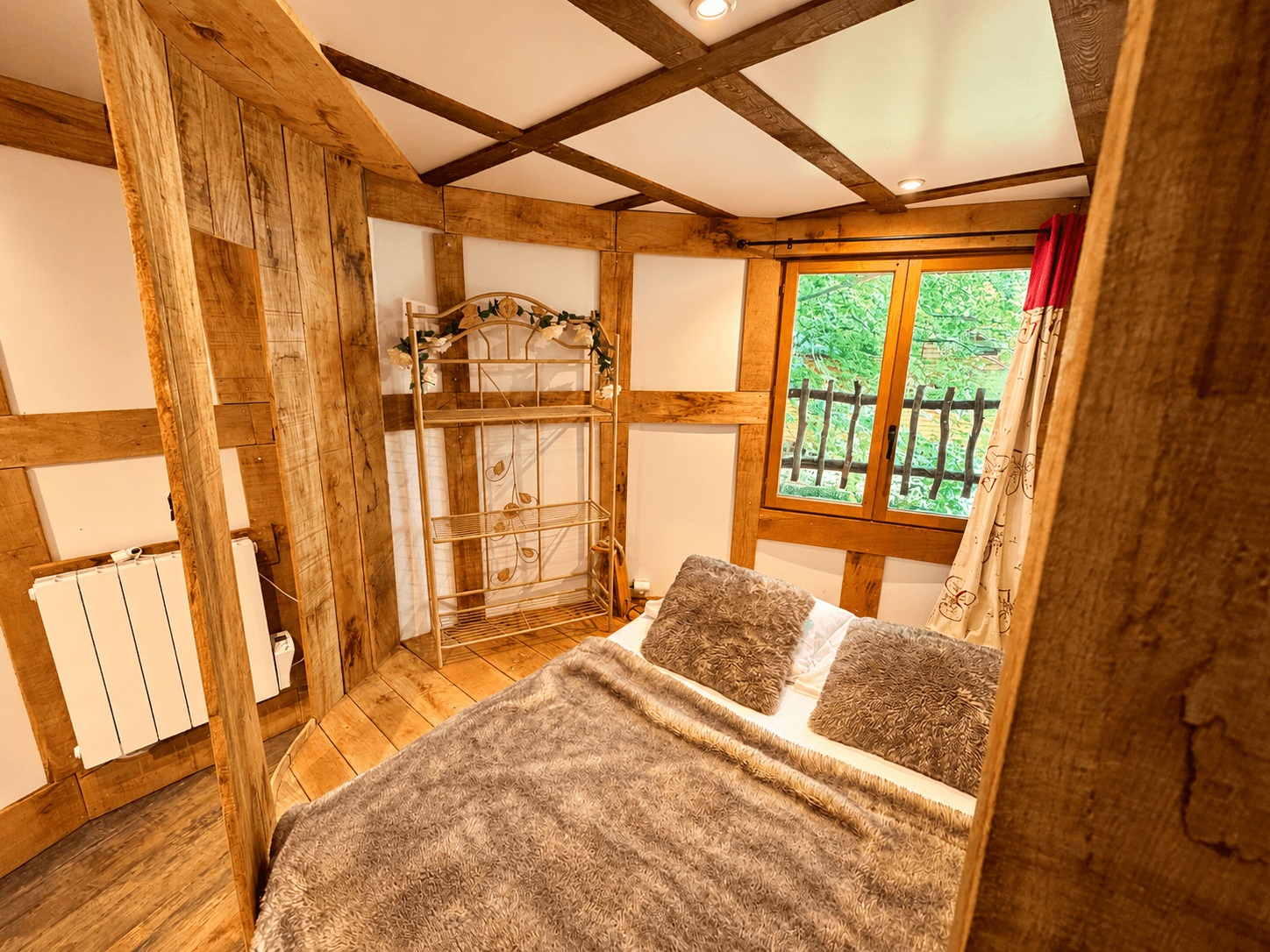 -Tour médiévale - Camping Coeur de la Forêt Pierrefonds -4