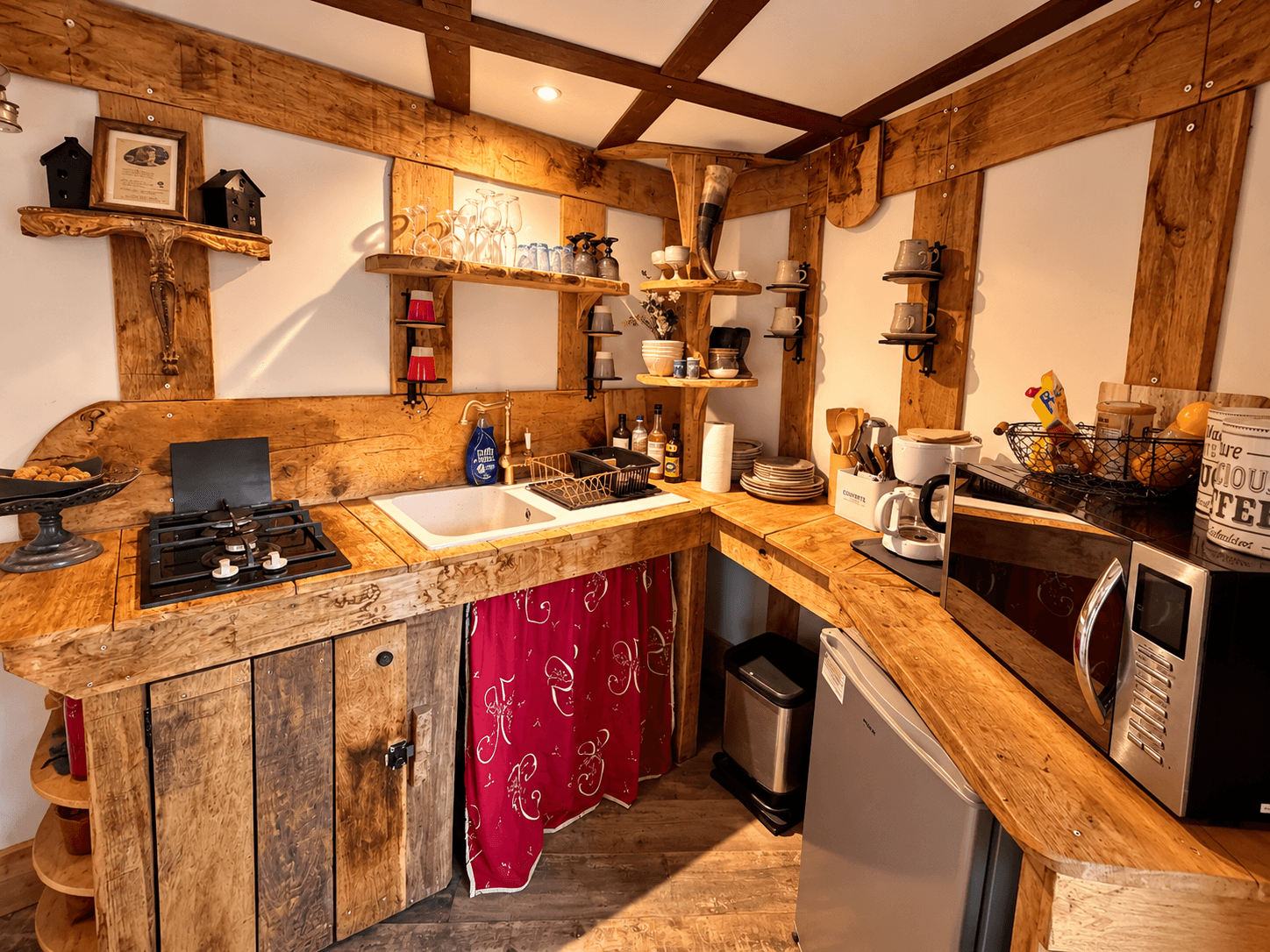 -Tour médiévale - Camping Coeur de la Forêt Pierrefonds -7
