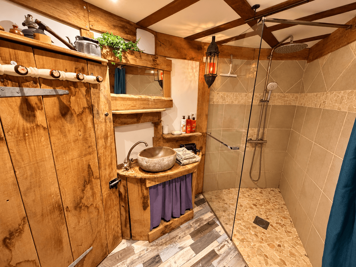 -Tour médiévale - Camping Coeur de la Forêt Pierrefonds -13