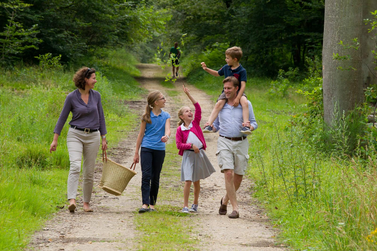 Forêt de Compiègne : famille en promenade 05