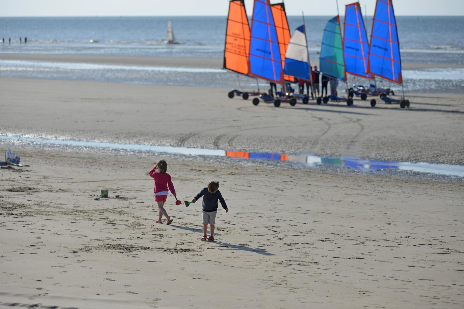 Dunkerque : enfants sur la plage