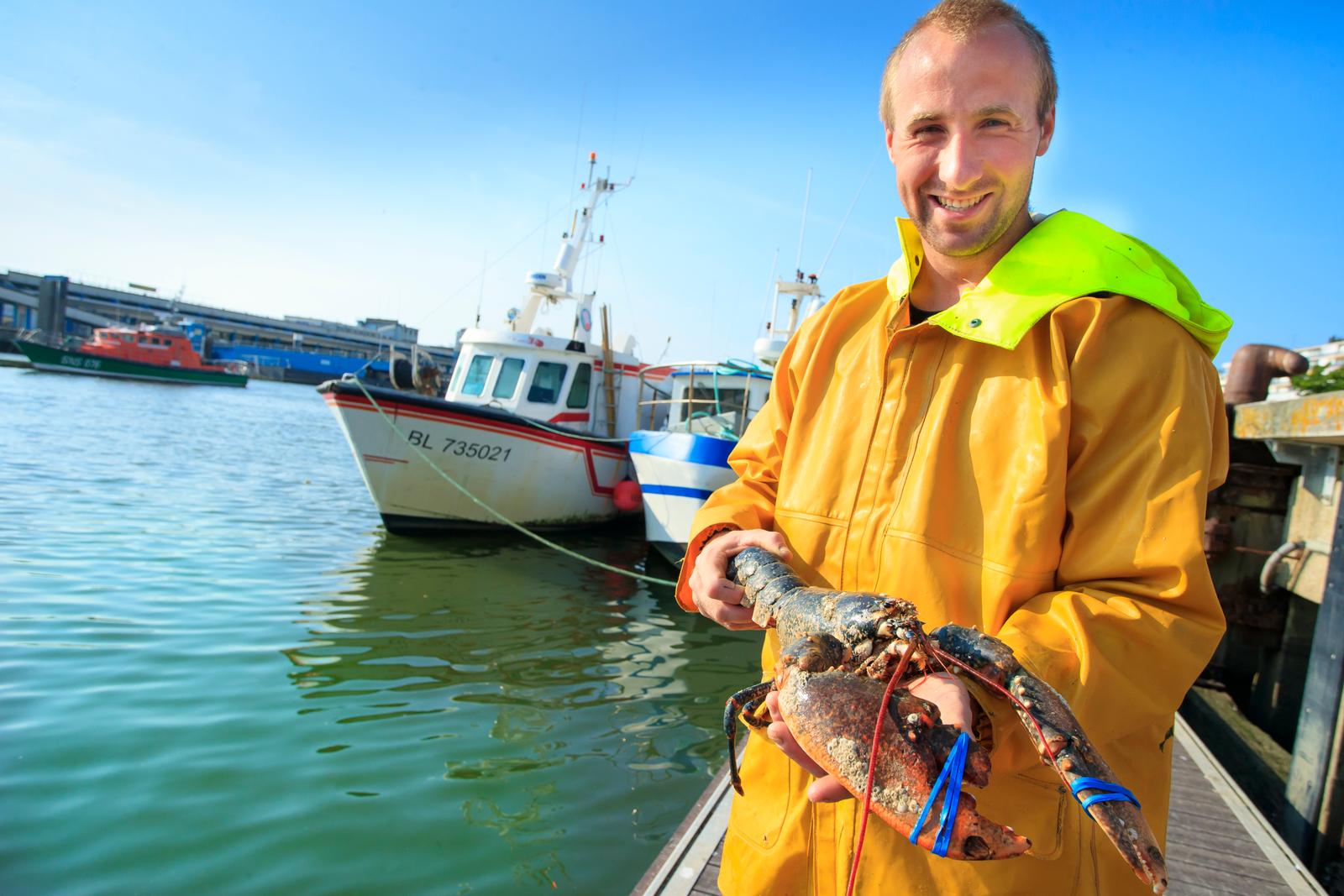 Boulogne-sur-Mer : pêcheur en ciré jaune