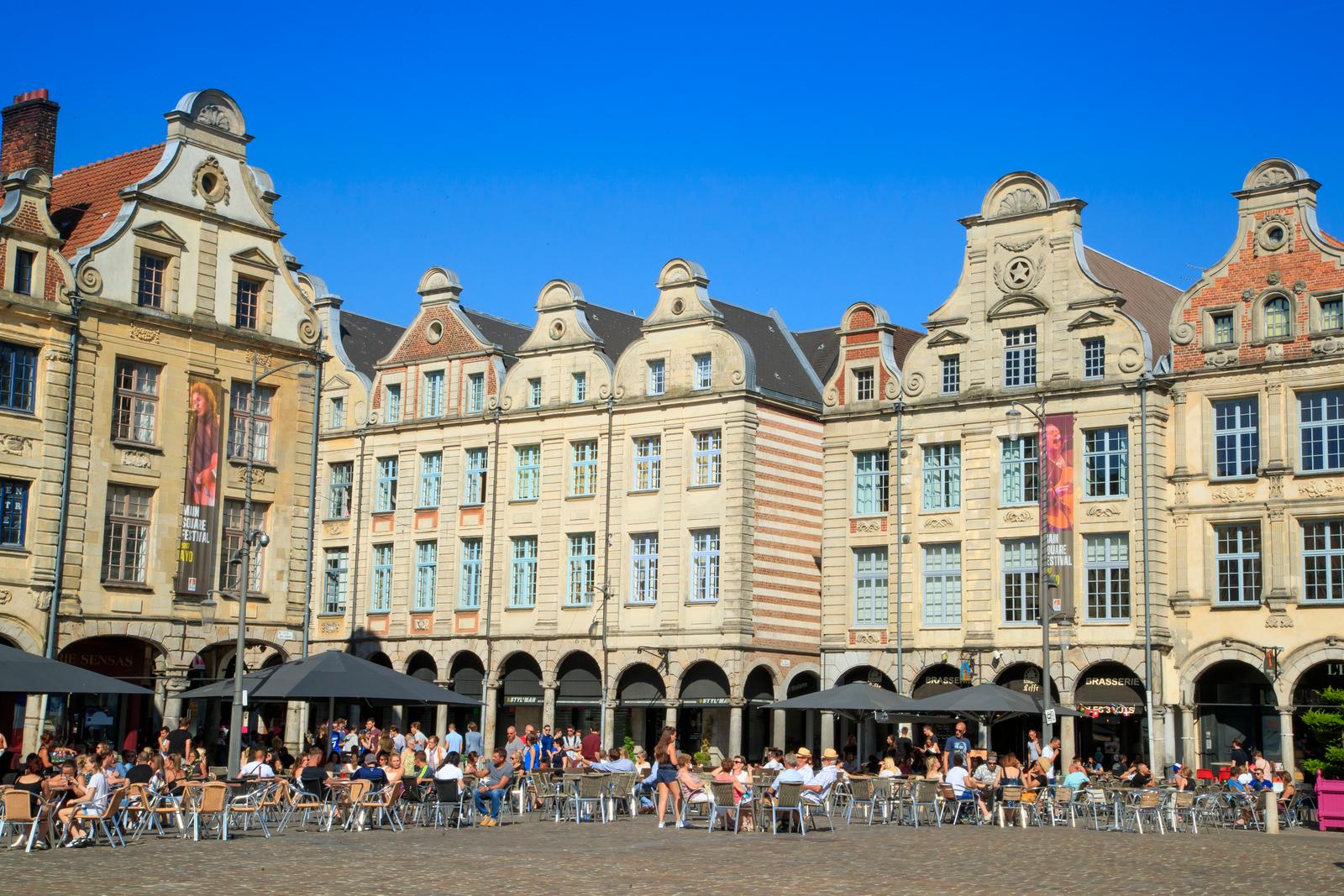 Arras, place des heros, les terrasses